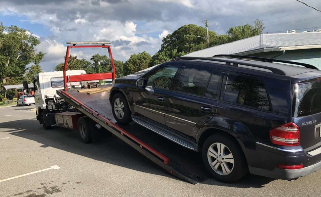 Flatbed Tow Truck Towing Services In Orlando, FL